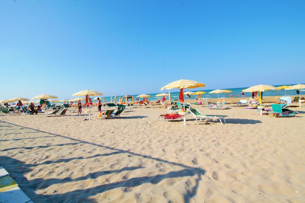 פאנו Hotel Casadei מראה חיצוני תמונה