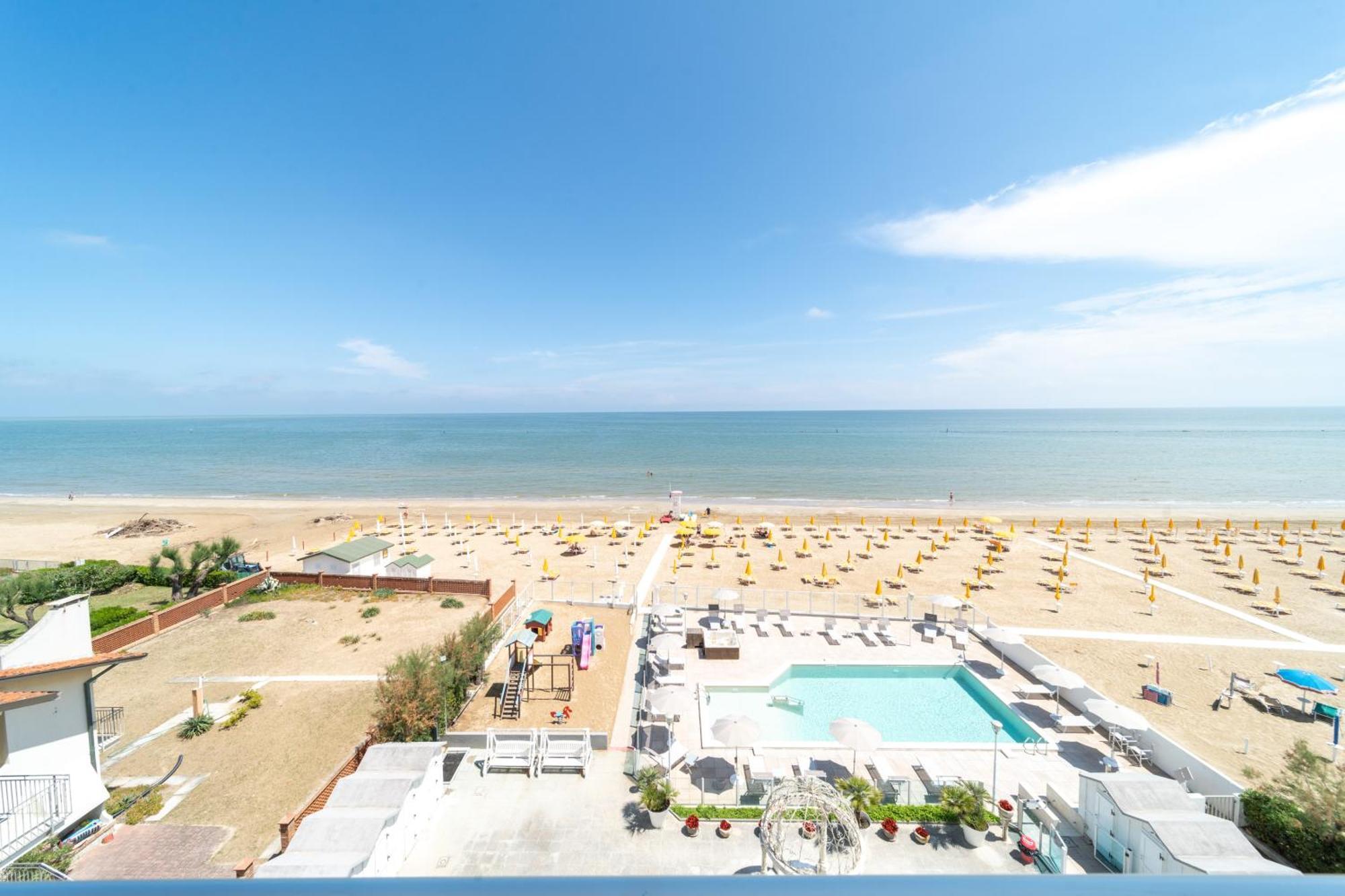 פאנו Hotel Casadei מראה חיצוני תמונה