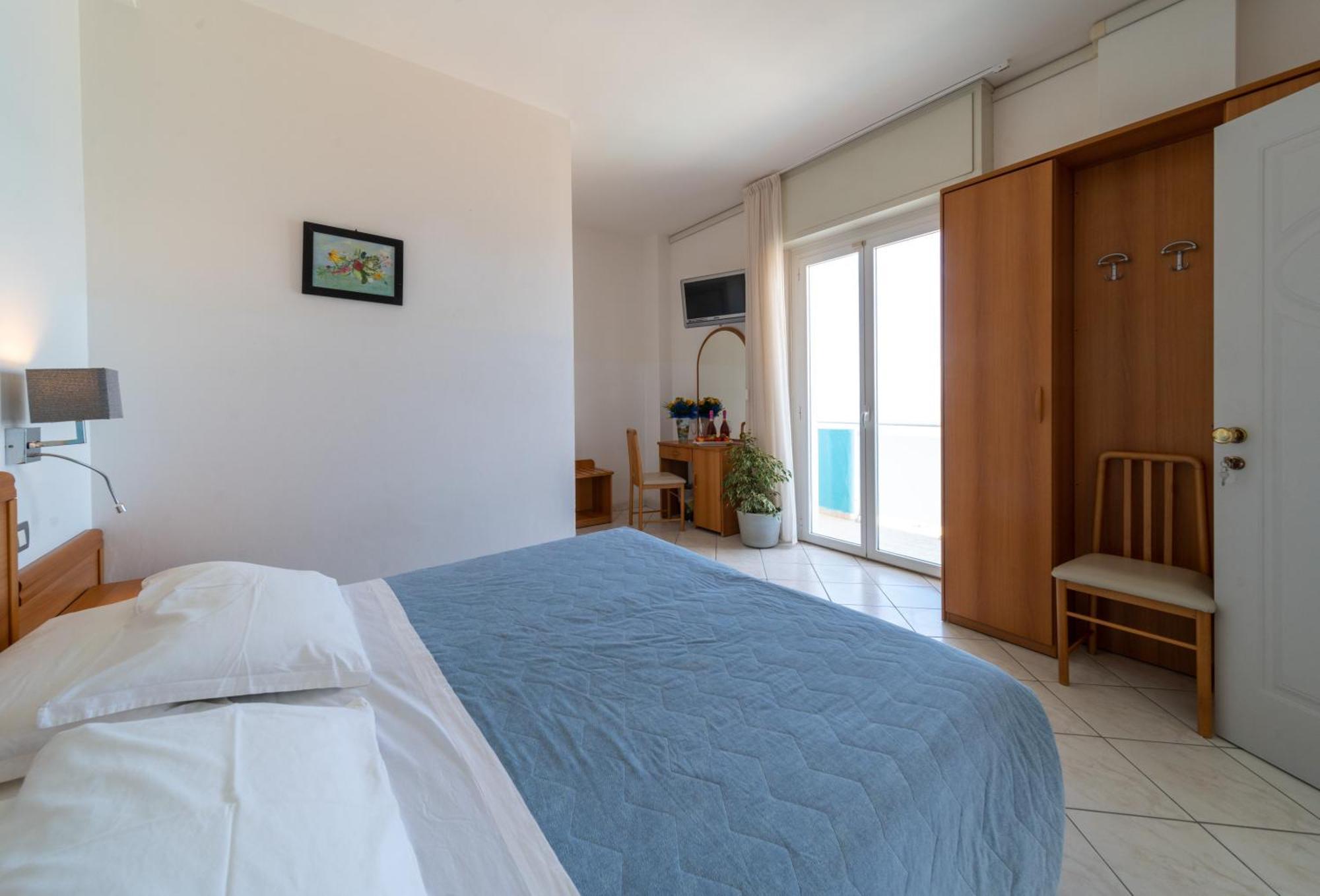 פאנו Hotel Casadei מראה חיצוני תמונה